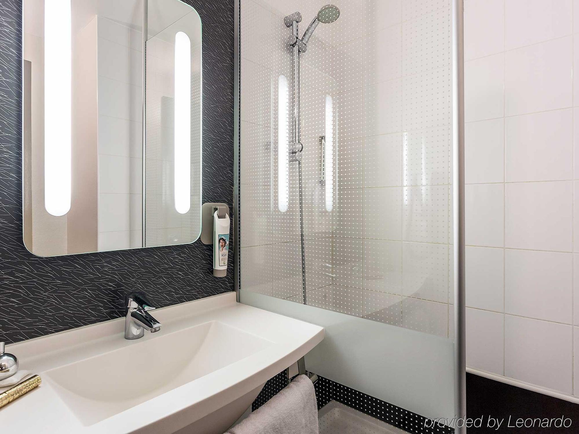 ไอบิส โทนง ซองทร์ Hotel ภายนอก รูปภาพ