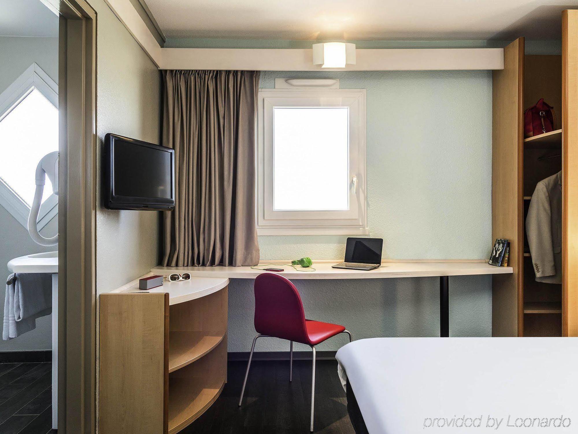 ไอบิส โทนง ซองทร์ Hotel ภายนอก รูปภาพ
